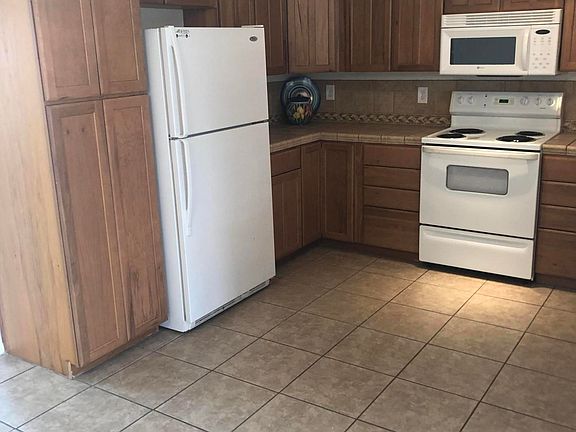 4th image of 3982 Bear Dr