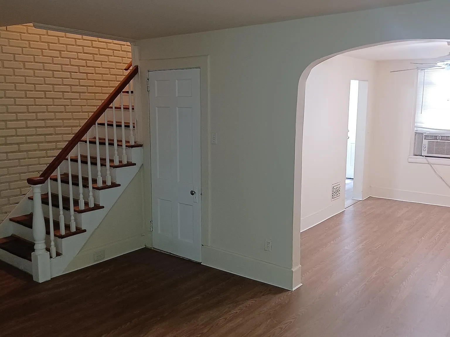 3 bed, 1048 sqft, $1,800 — Photo 3