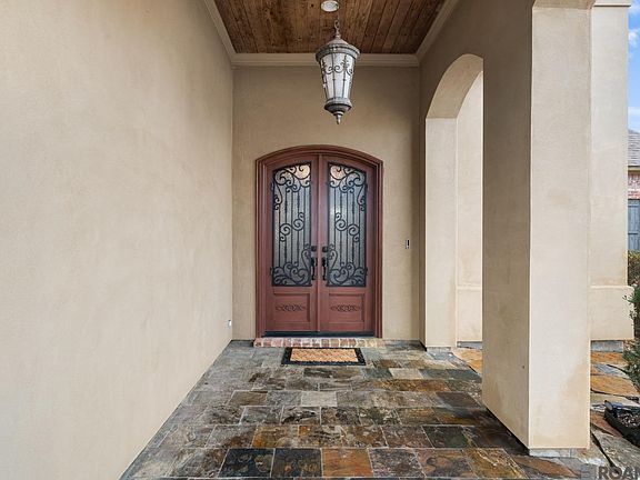 3rd image of 35304 Beverly Hills Dr