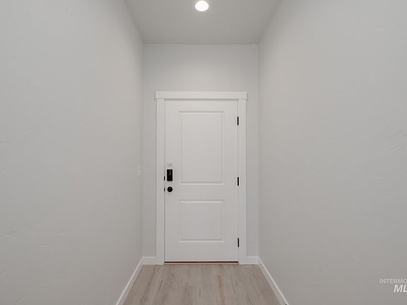 2nd image of 2160 S Border Way