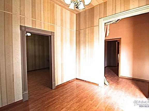 2nd image of 313 E Levee St