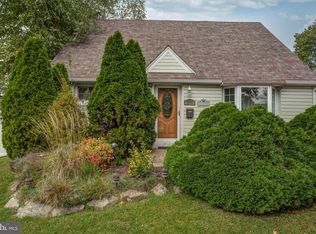 2313 Armstrong Ave, Holmes, PA 19043