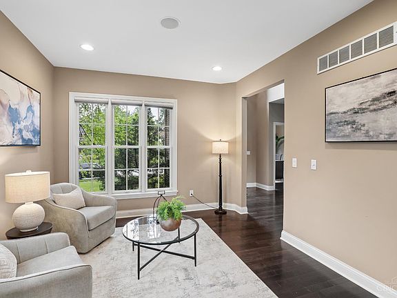 4th image of 431 Trailview Ct