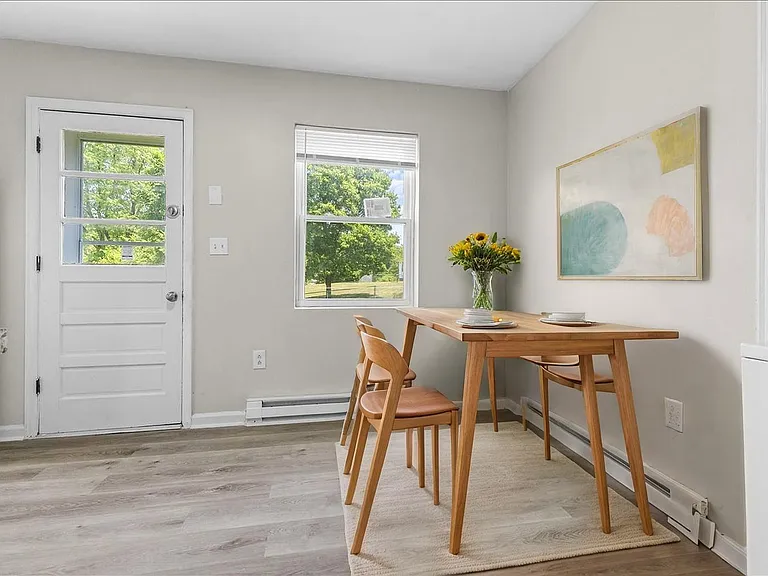 713 Bibb St NE — Photo 5