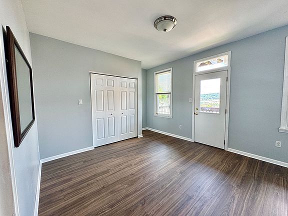 Spacious 2nd Floor Bedroom or Office with Private Deck & Stunning City Views