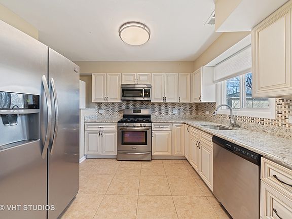4th image of 619 Lincolnwood Dr