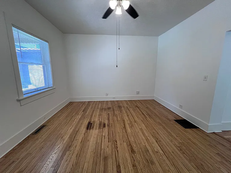 724 Fairview Ave NE — Photo 6