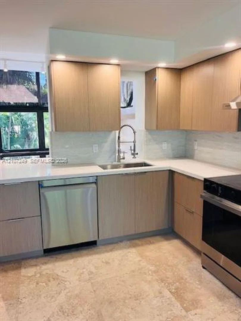 241 Harbor Dr # 241, Key Biscayne, FL 33149 — Photo 1