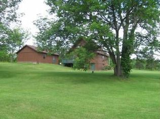 15585 Rock Creek Rd, Chardon, OH 44024
