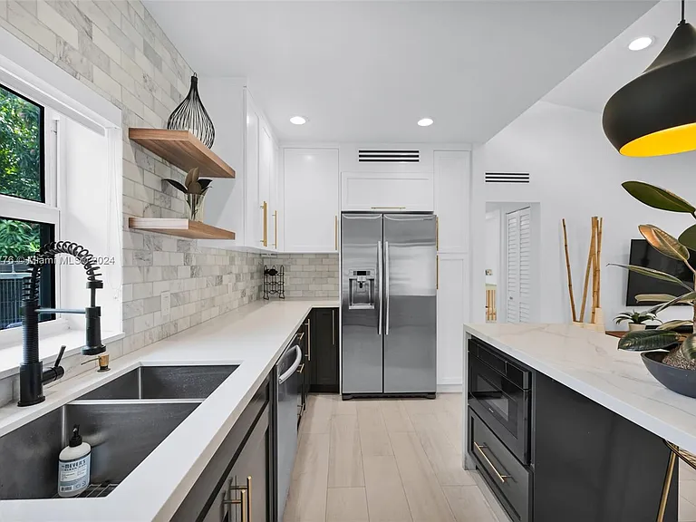 7531 Miami View Dr — Photo 22