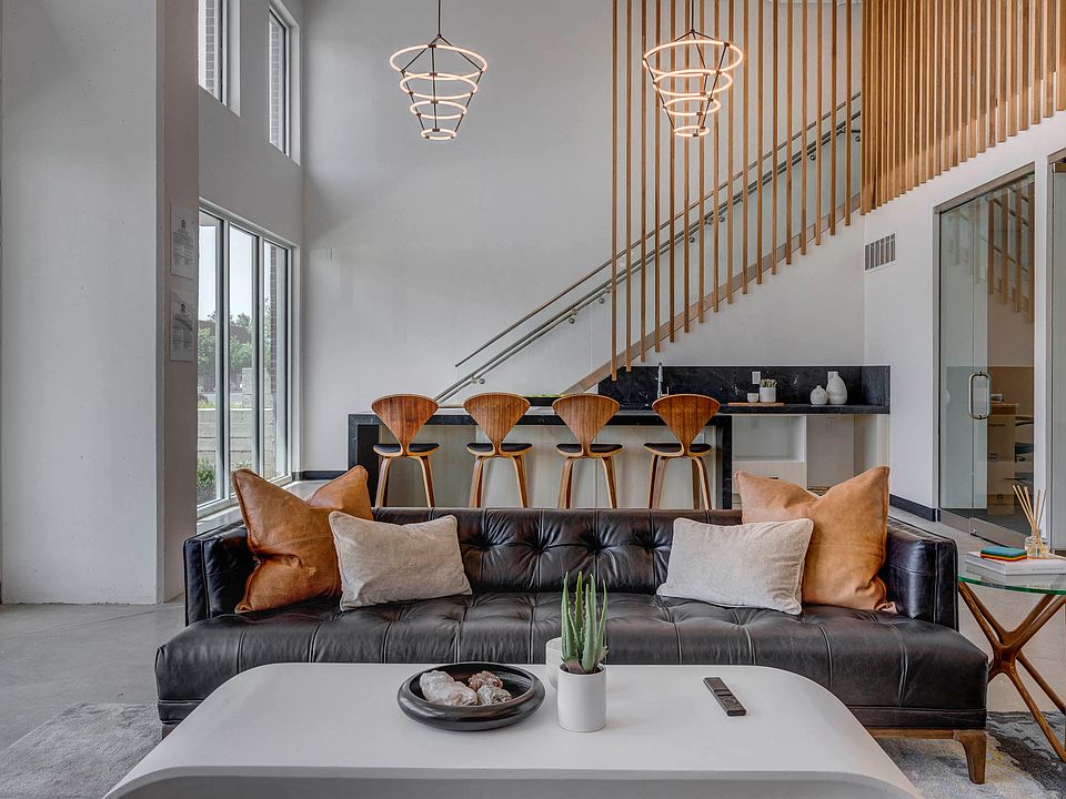 Leasing Lobby