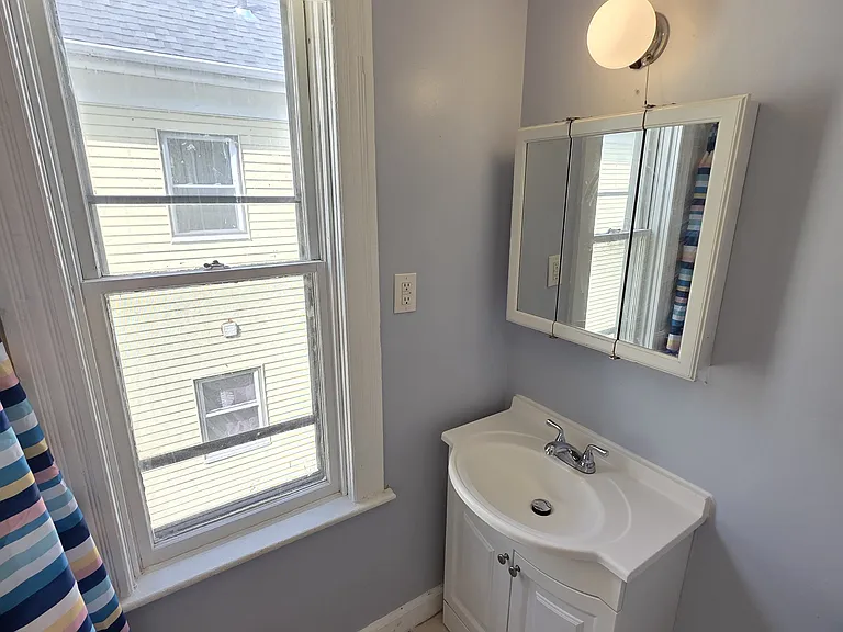  34 Berkley St 3rdflr 3b/1b Updated Spacious! Hardwoods! Petsok Prkg — Photo 12