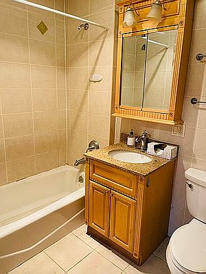 5th image of 4606 88th St APT 6