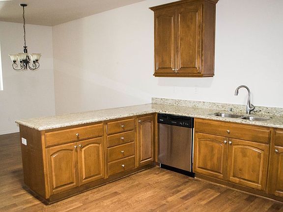 3rd image of 1922 Kelly Ave Unit 1