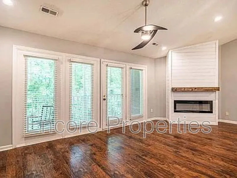 2 bed, 2.0 bath, 1012 sqft, $1,050 — Photo 3