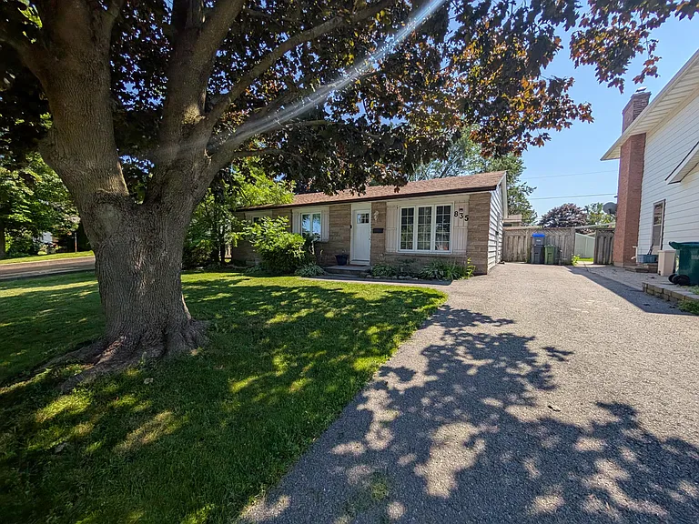 835 Pembridge Cres #HOUSE — Photo 1