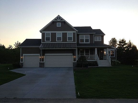 3rd image of 7247 Silver Meadow Dr NE