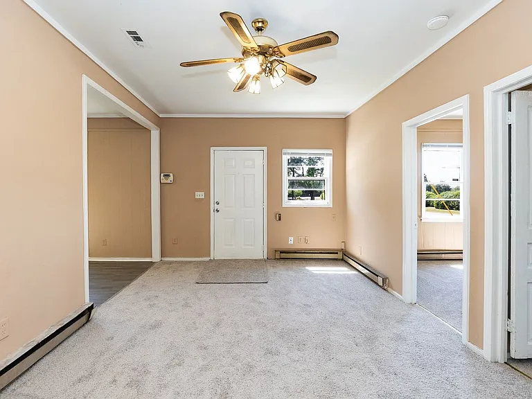 S Mckay Ave- Duplex — Photo 8