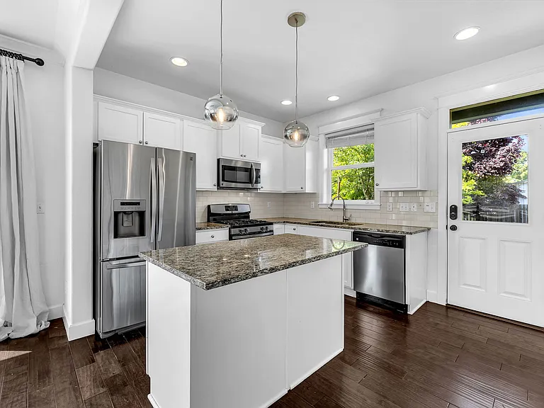 4625 N Hunt St — Photo 8