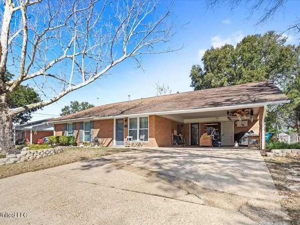315 Hunter Dr, Ocean Springs, MS 39564