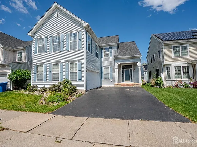 31 Hawthorn Dr — Photo 40