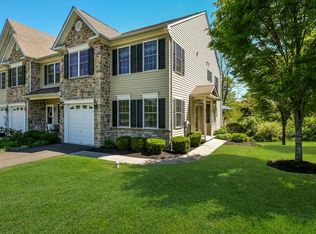 4 Woodspring Cir, Sellersville, PA 18960