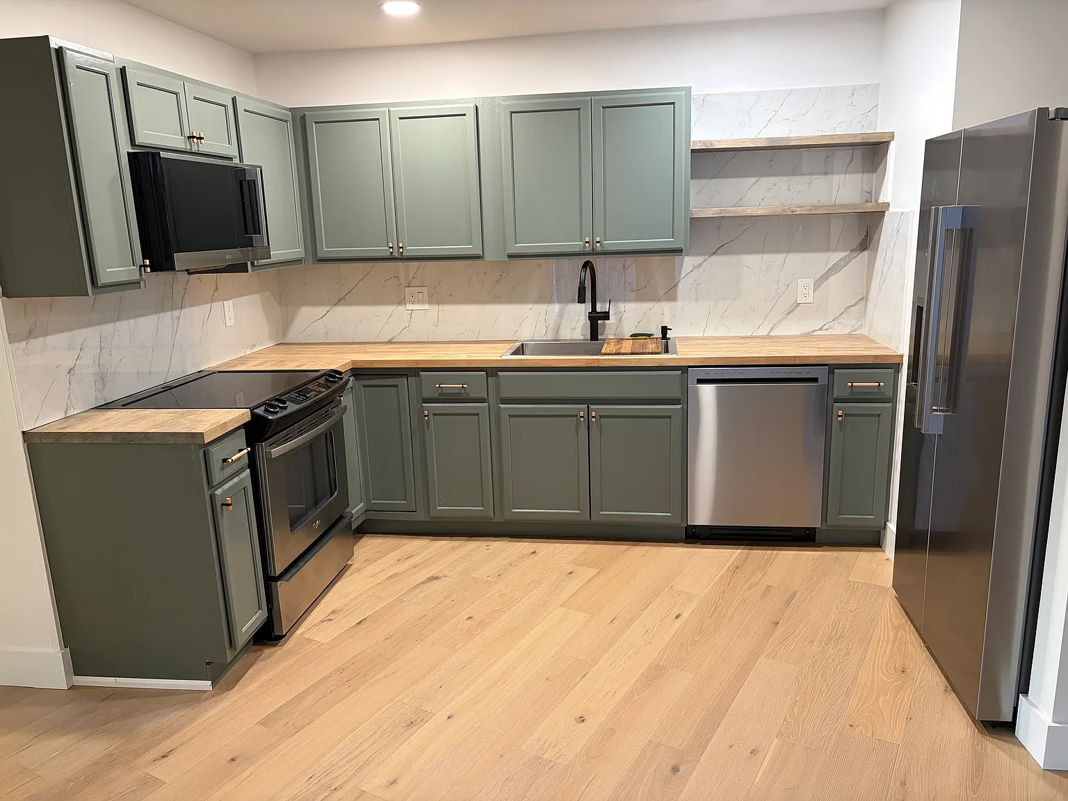 2 bed, 1067 sqft, $1,950 — Photo 2