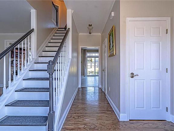 5th image of 1915 Pemberton Pl