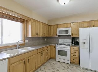 7470 Berkshire Way, Maple Grove, MN 55311