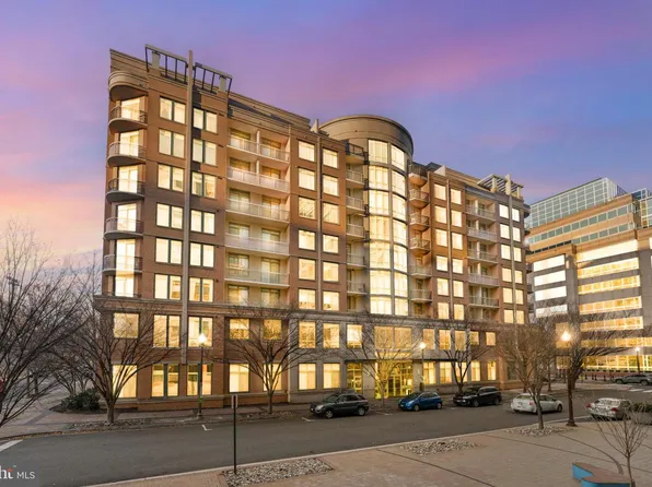 3625 10th St #301, Arlington, VA 22201