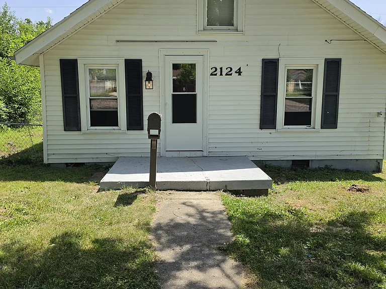2124 Arthur Ave — Photo 7
