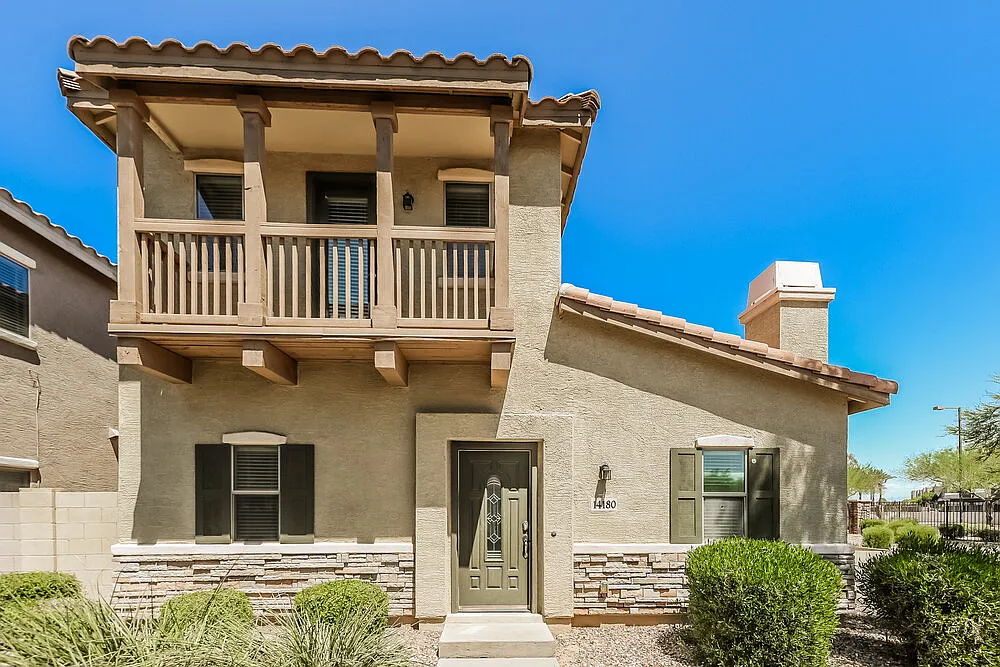 4 bed, 3.0 bath, 2090 sqft, $2,285 — Photo 1