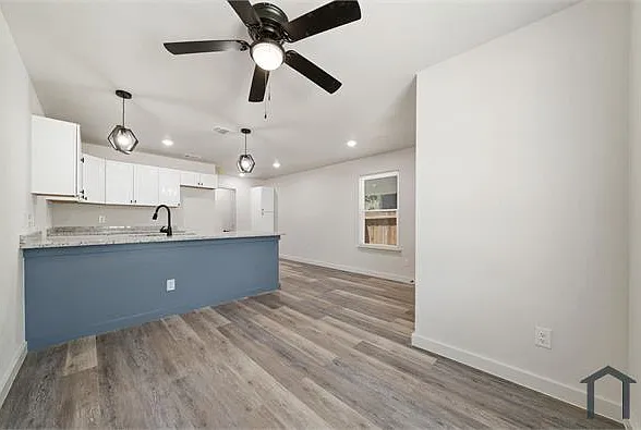 227 S Grimes St — Photo 3