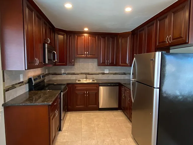 3210 Myles Ct — Photo 4