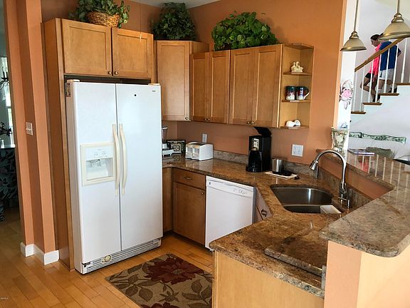 4th image of 8309 Belle Fontaine Dr