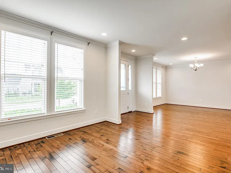 1118 Akan St SE — Photo 6