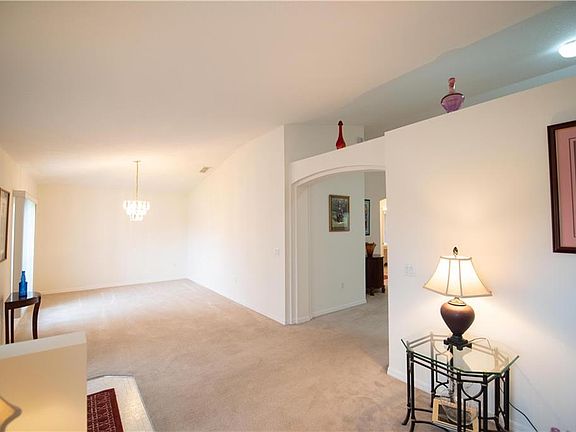 5th image of 2785 Thornberry Ct