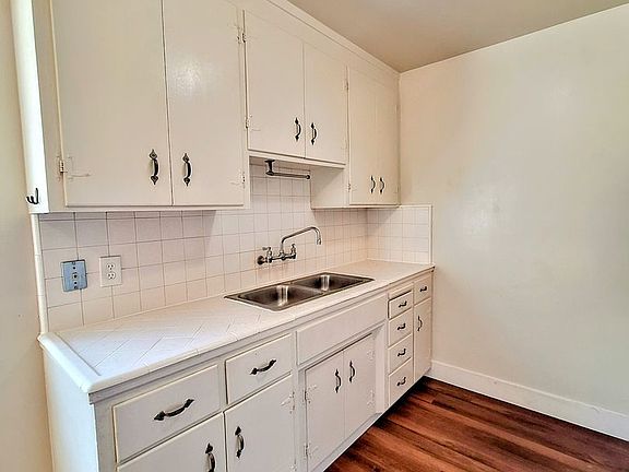 3rd image of 842 Los Padres Blvd APT 1