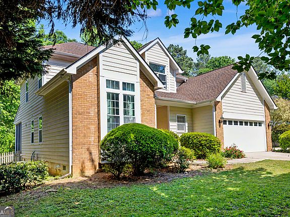 3rd image of 322 Welton Way