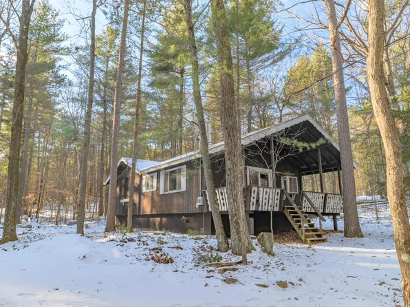 35 Beech St, Jay, NY 12941
