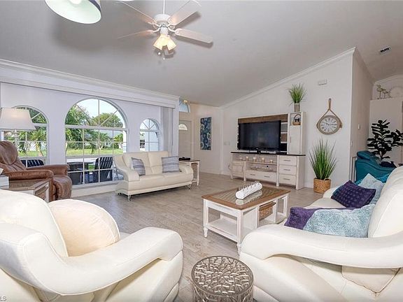 4th image of 3411 SW 26th Pl