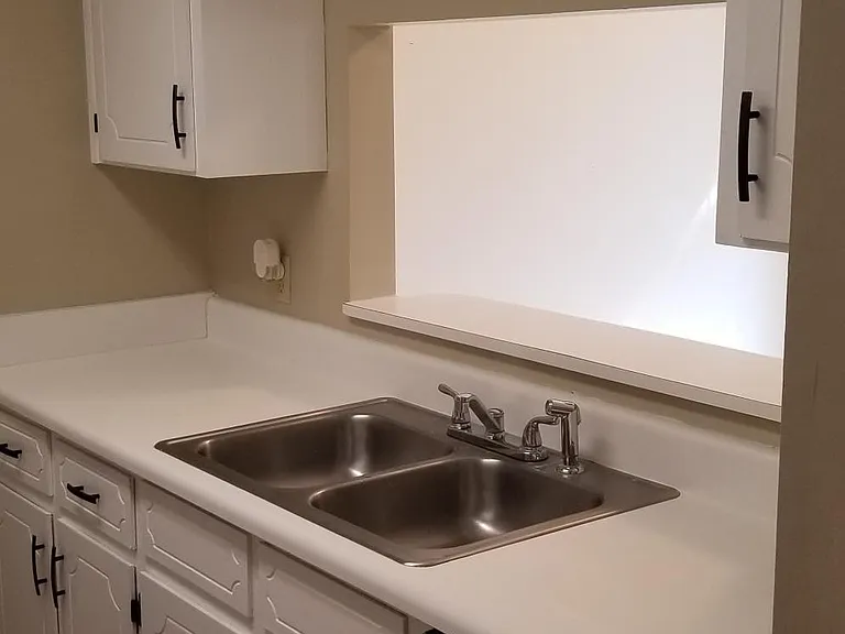 136 Woodfield Pl — Photo 6