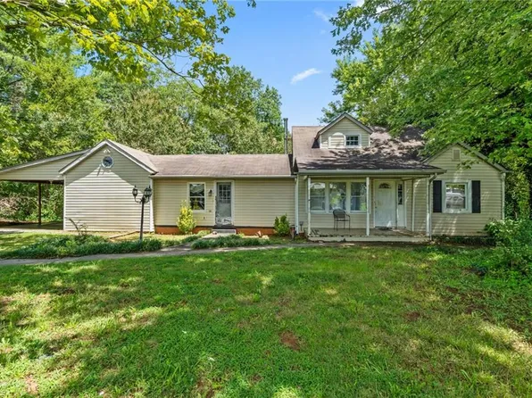 1267 Lewisville Vienna Rd, Lewisville, NC 27023