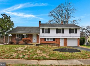446 Penn View Dr, Millersville, PA 17551