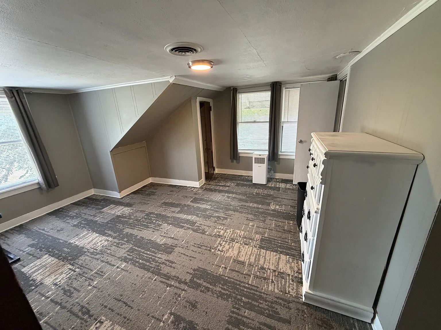 Studio, 600 sqft, $1,000 — Photo 2