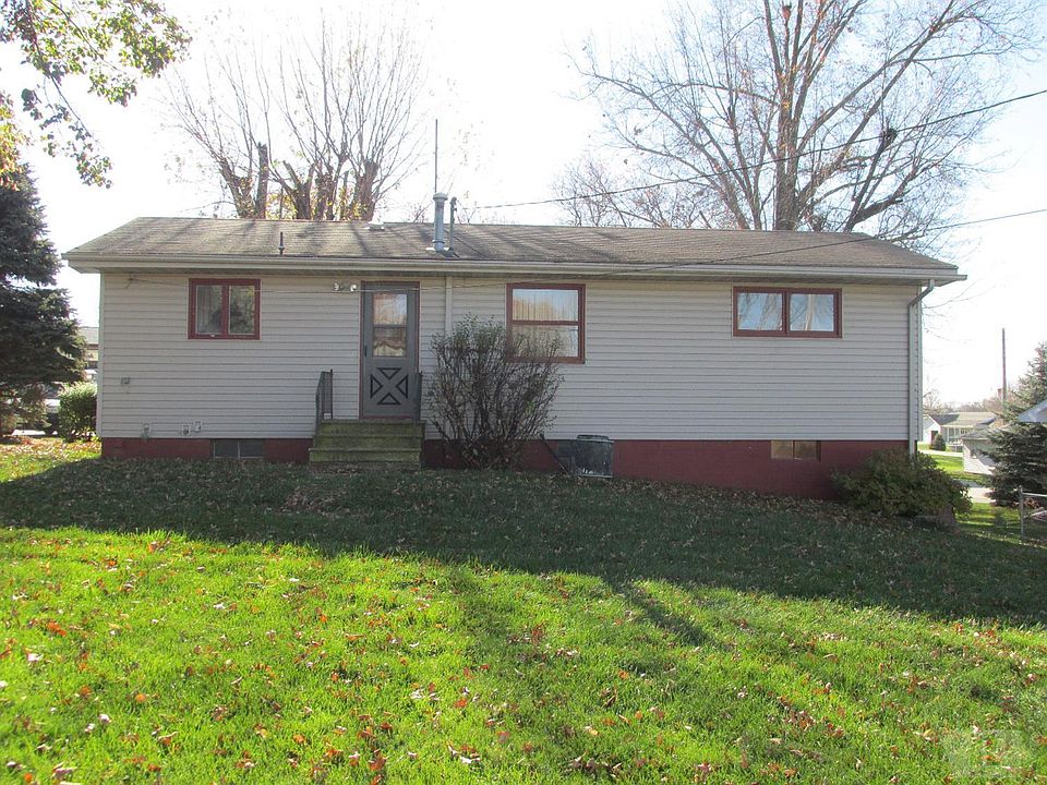 2nd image of 2102 Ridgeway Dr