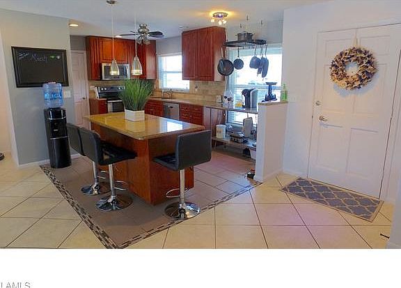 3rd image of 710 SE 36th St