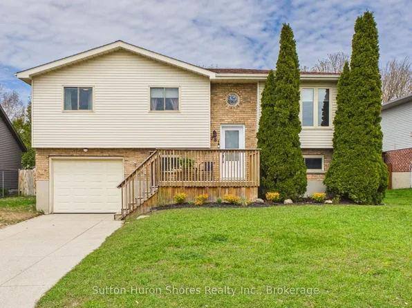 781 Bradford St, Saugeen Shores, ON N0H 2C4