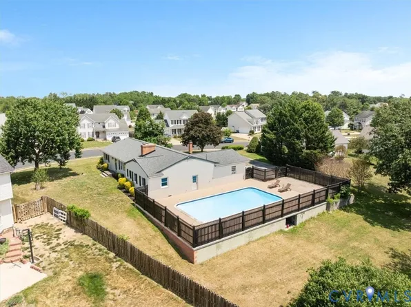 110 Grindstone Dr, Winchester, VA 22602