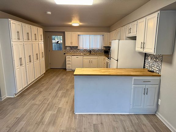 3rd image of 230 N Campbell Ave #230